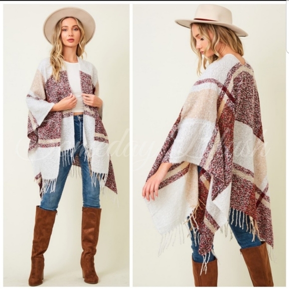 🎉HP🎉 Plaid Shawl/ Sweater /Wrap /Poncho - Picture 2 of 2